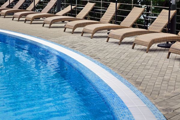 Cost of Poolside Hardscaping in Vallejo