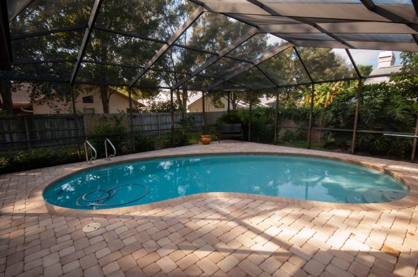 Cost of Pool Area Paving in Vallejo